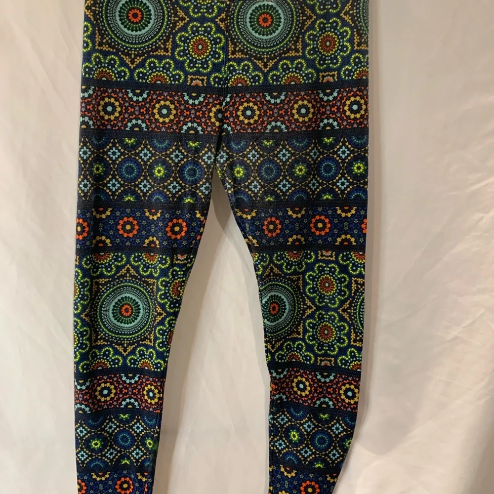 LuLaRoe Blue and Green Geometric Leggings - Picture 1 of 5